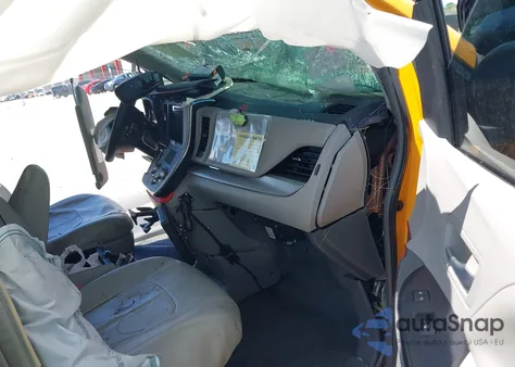 2015 Toyota Sienna Le 8 Passenger из США, поврежденный, VIN 5TDKK3DC6FS556120